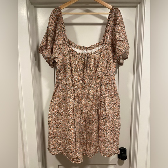 bp Dresses & Skirts - BP mini floral dress with puff shoulders